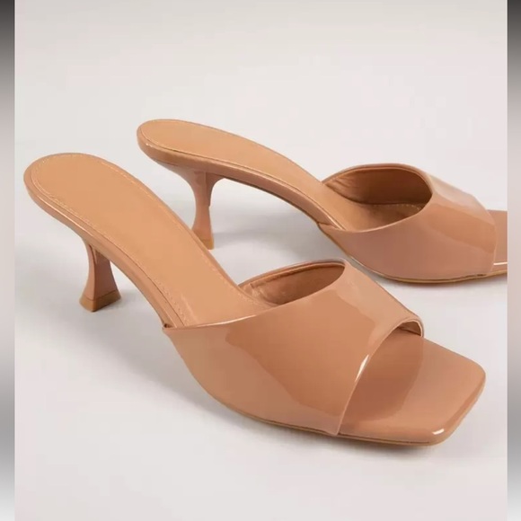Tan light brown faux leather patent open toe sandal heels - Picture 3 of 4